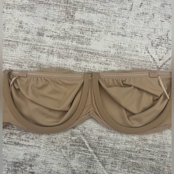 Amazon Nude Minimizing Strapless Bra - Picture 4 of 5